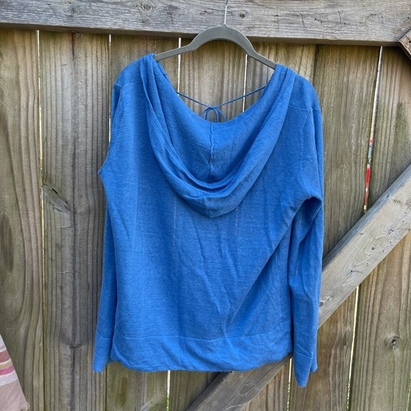 Hi Ho 100% Linen Beach Hoodie in Ocean Blue - Picture 8 of 9